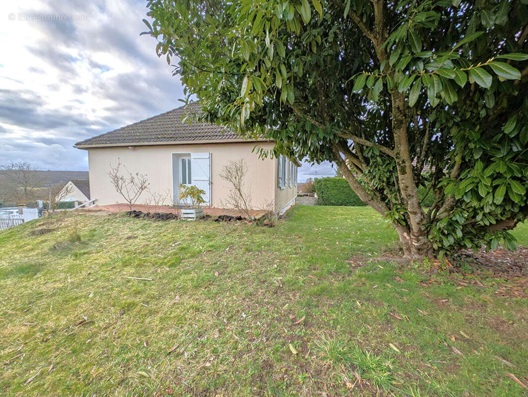 Maison à TOUCY