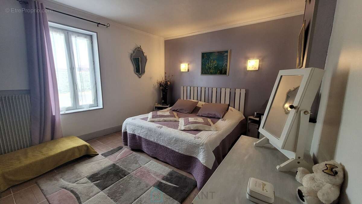 Maison à SAINT-PIERRE-D'EYRAUD