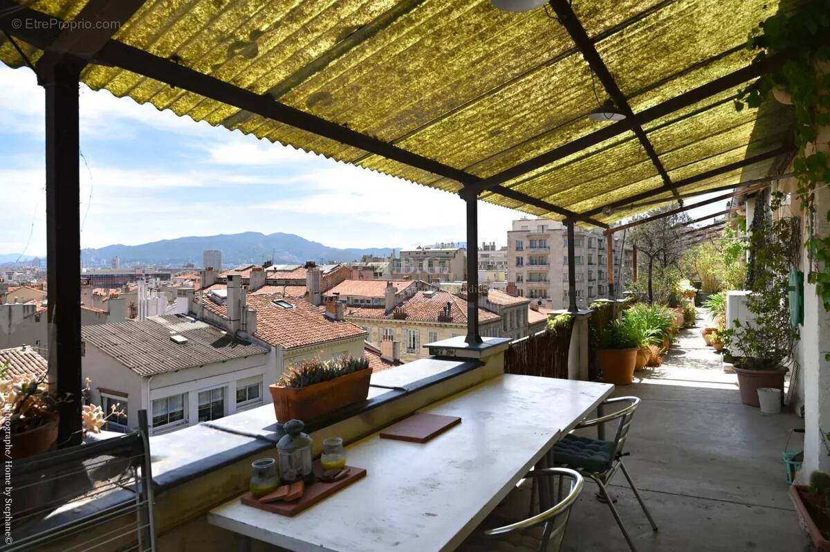 Appartement à MARSEILLE-6E