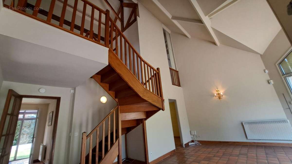 Maison à LEVIS-SAINT-NOM