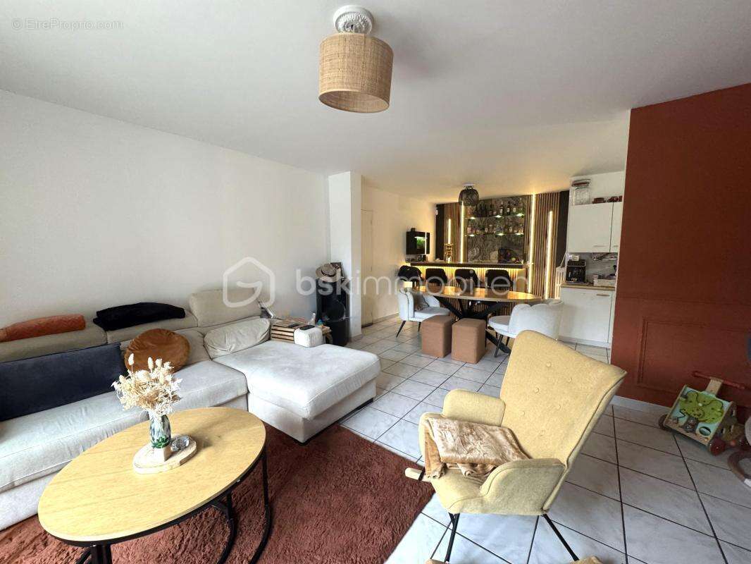 Maison à VERT-LE-GRAND