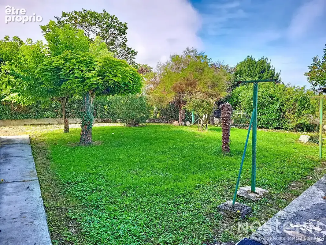 À Vendre - Maison d'architecte de 220 m² avec jardin et double garage à Condom - photo 20