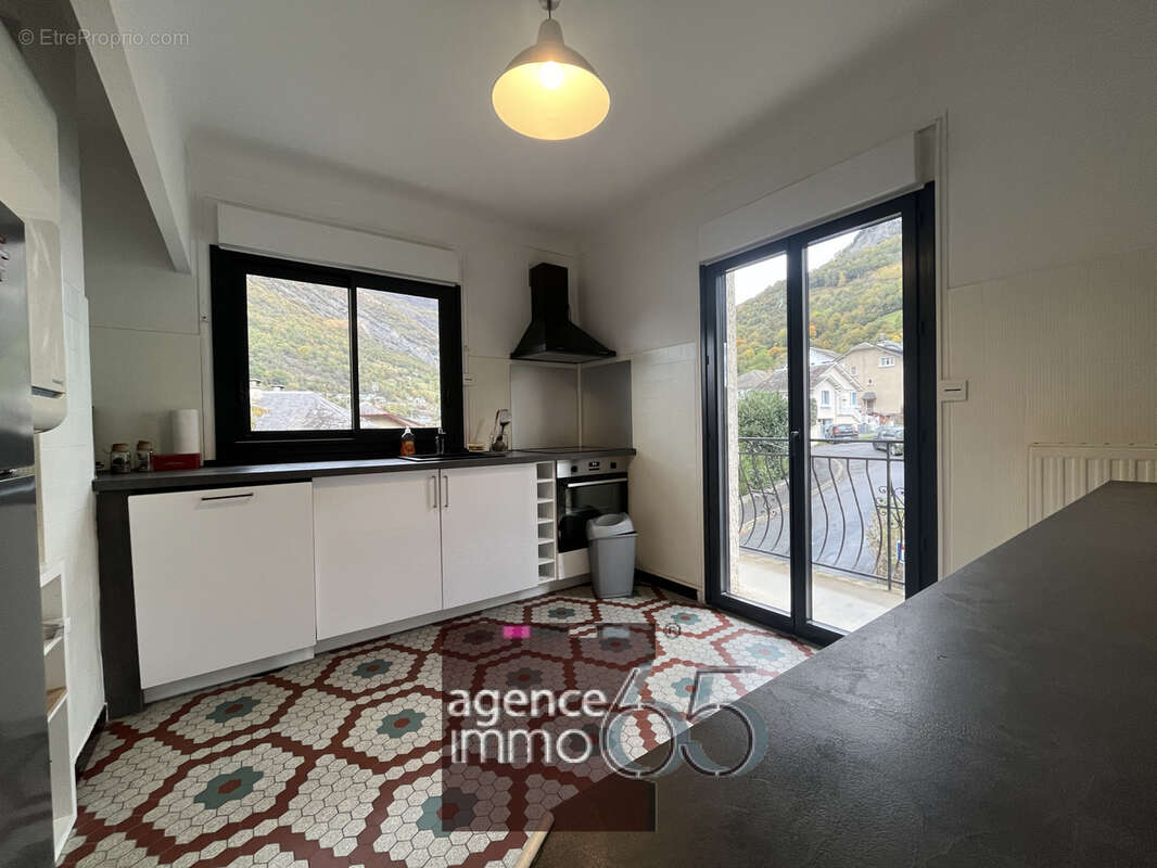 Maison à LUZ-SAINT-SAUVEUR