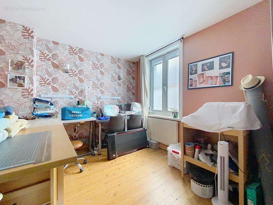 Maison 3 chambres et cour - photo 6