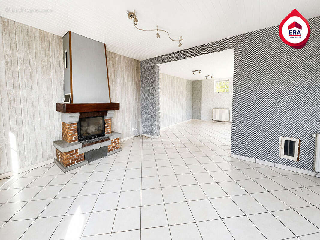 Maison 3 chambres à Estrée-Blanche - Beaux volumes et fort potentiel d'aménagement - photo 2