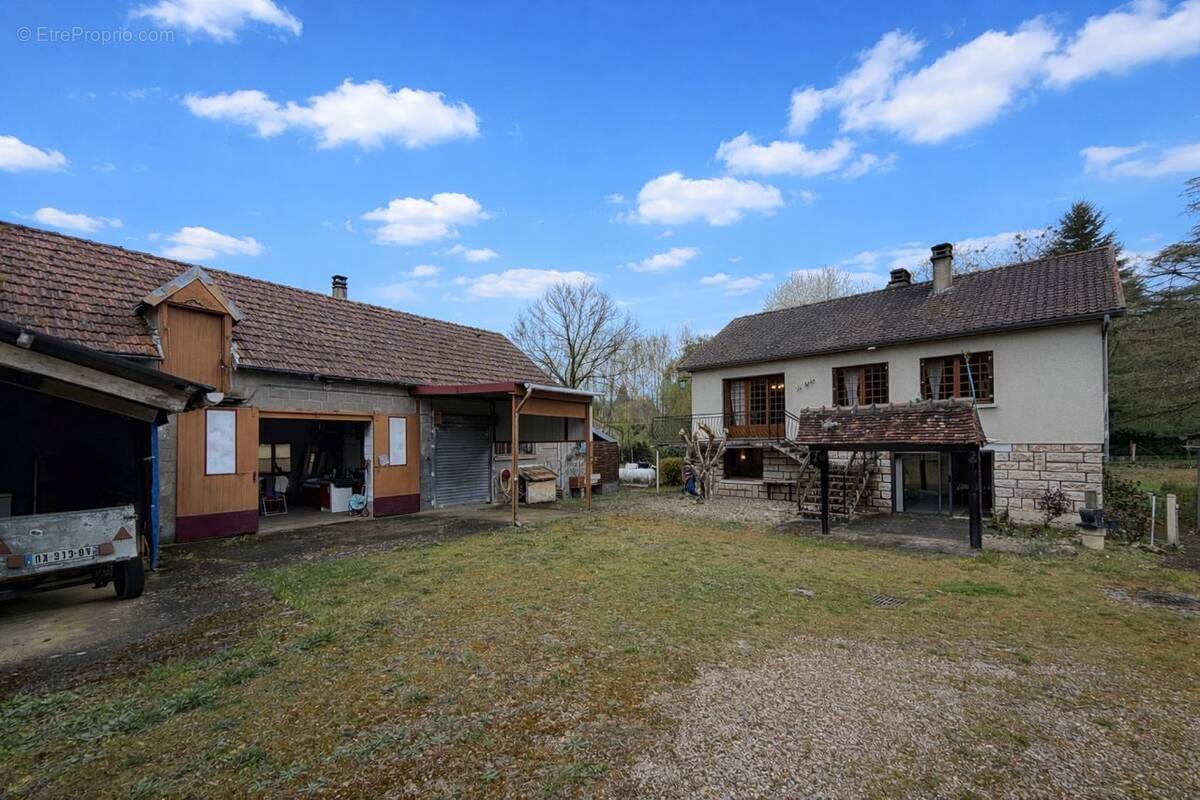 Maison à AUTRY-LE-CHATEL