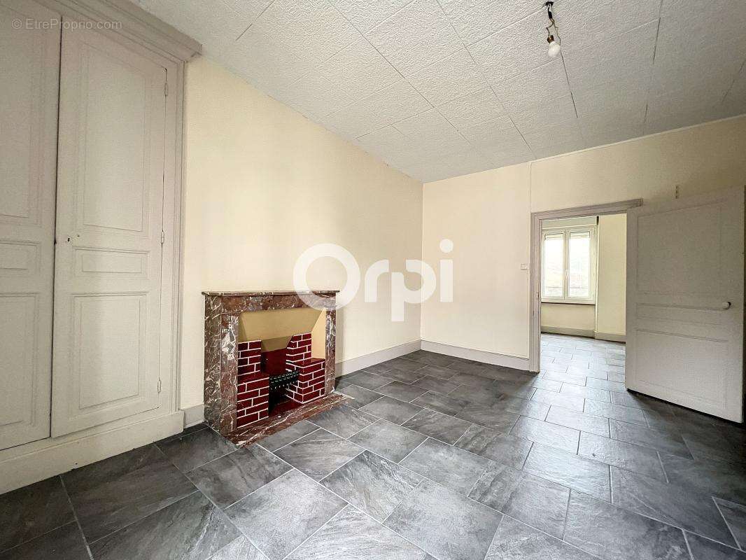 Appartement à SAINT-ELOY-LES-MINES