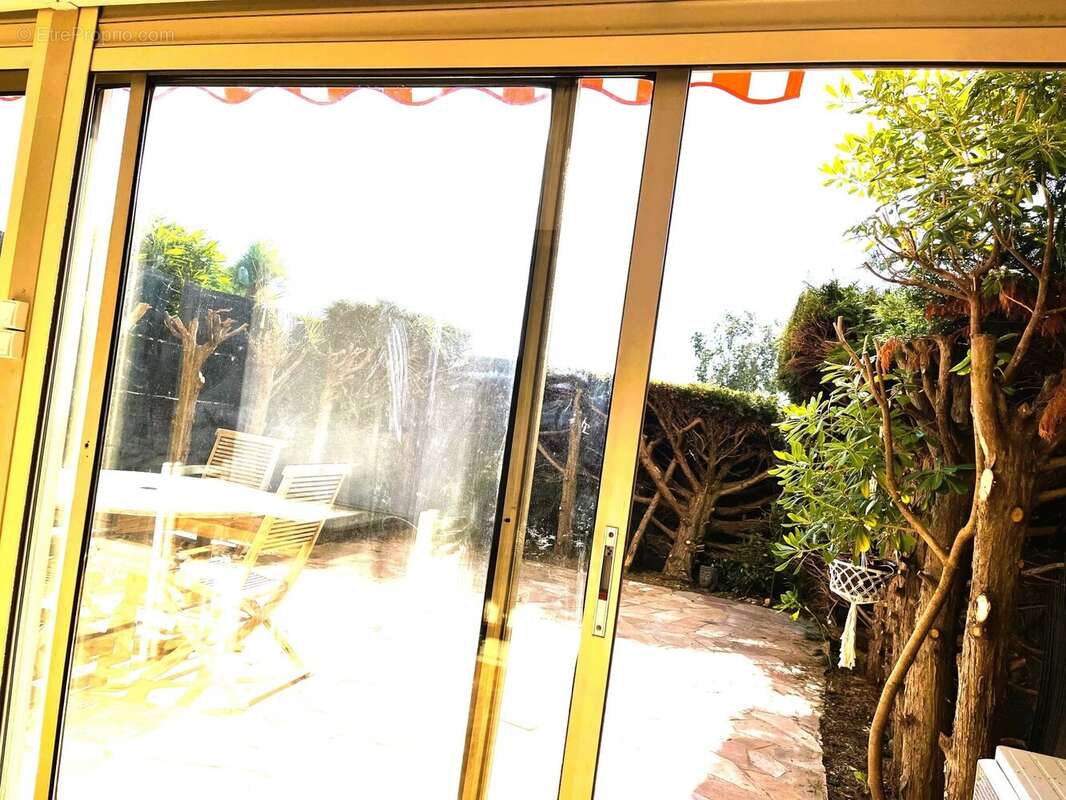 Appartement à LA LONDE-LES-MAURES