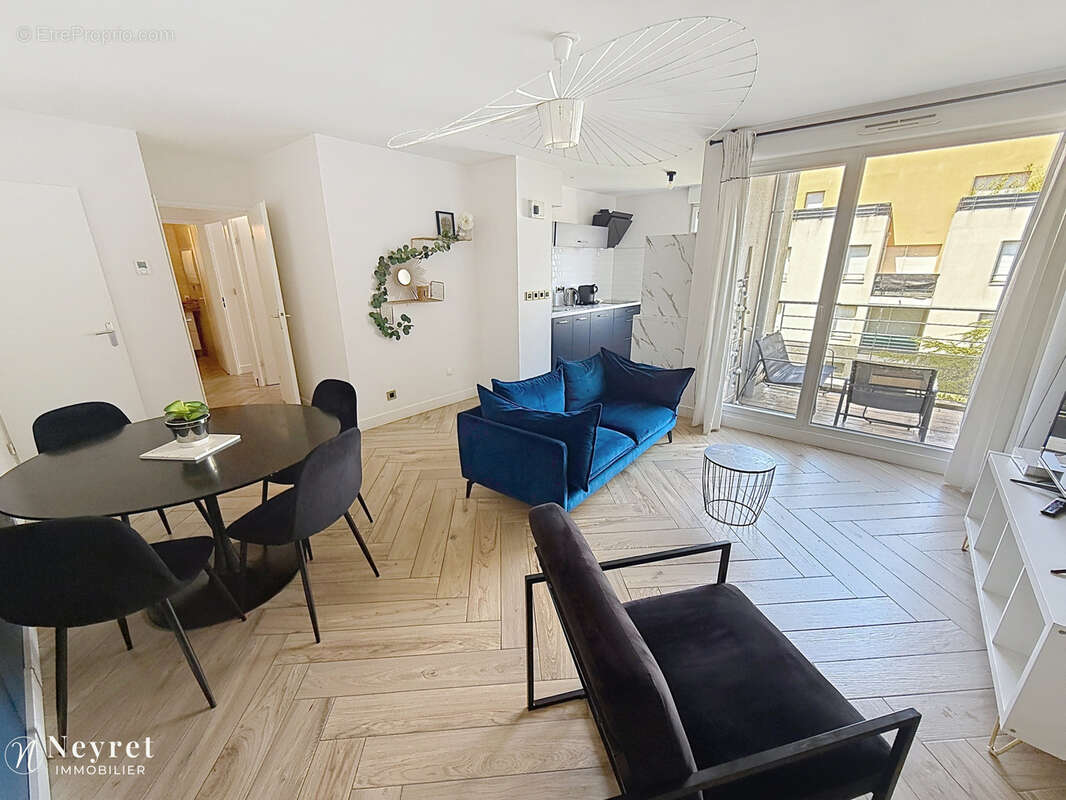Appartement T3 de 61 m2 avec balcon, ascenseur et deux parkings   Limite Lyon 8 - photo 3