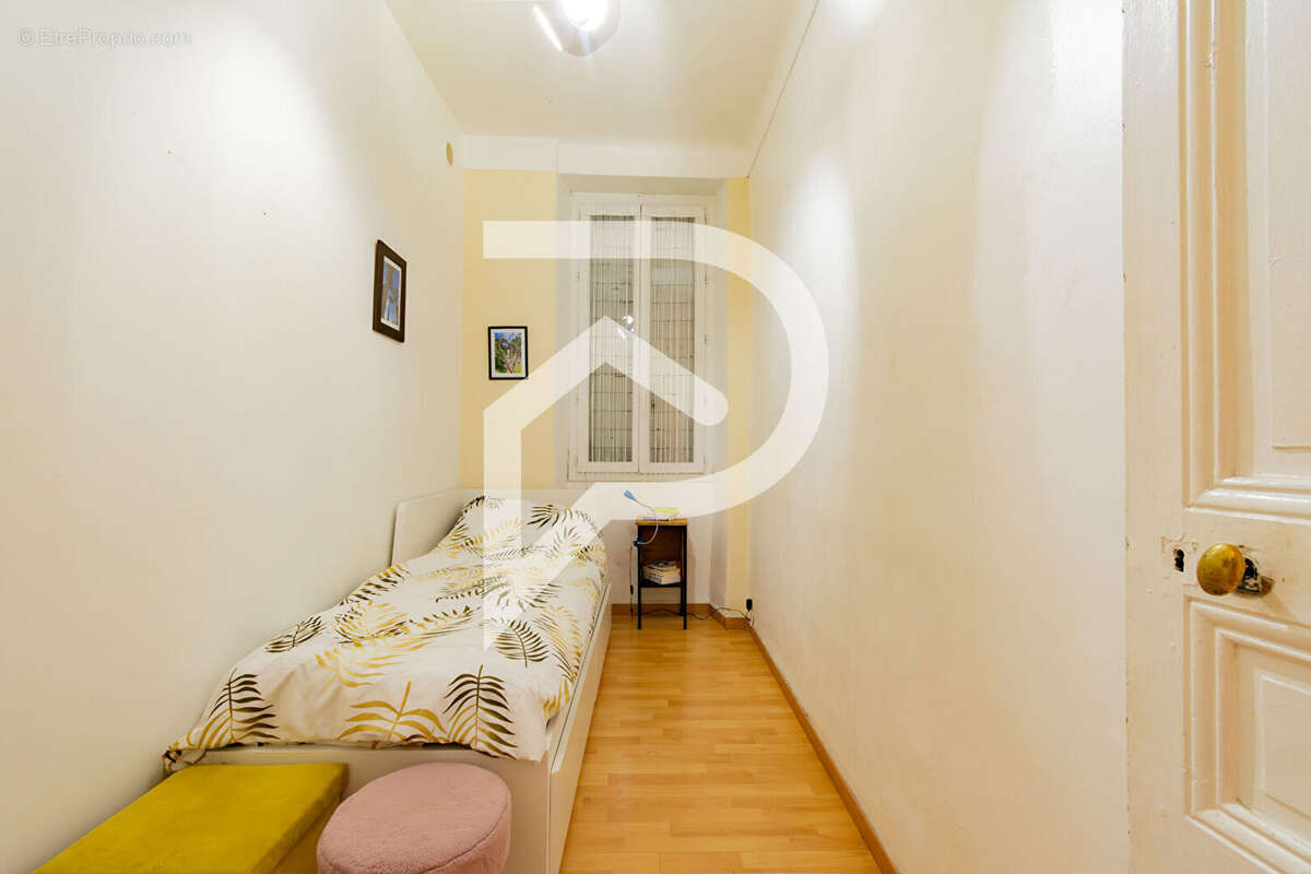 Appartement à MARSEILLE-4E