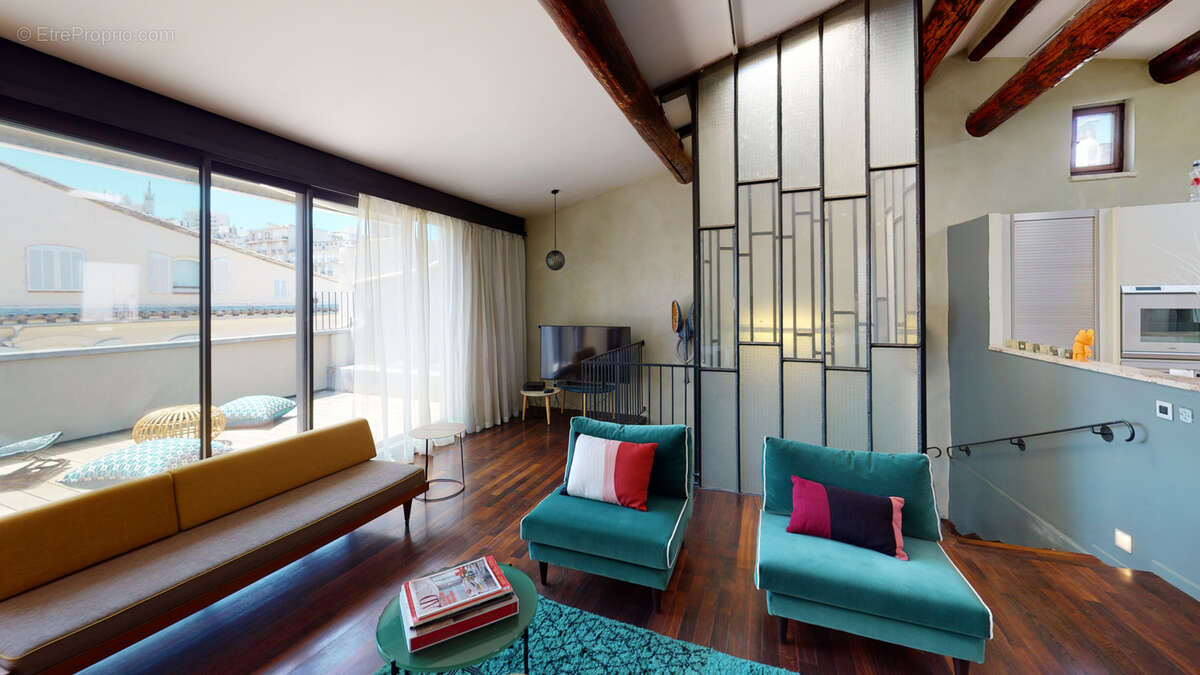 Appartement à MARSEILLE-1E