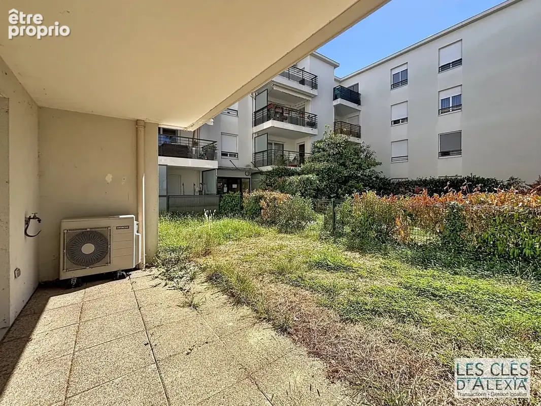 VAULX-EN-VELIN – T4 de 89,33 m² avec terrasse, jardin privatif et garage double en sus - photo 16