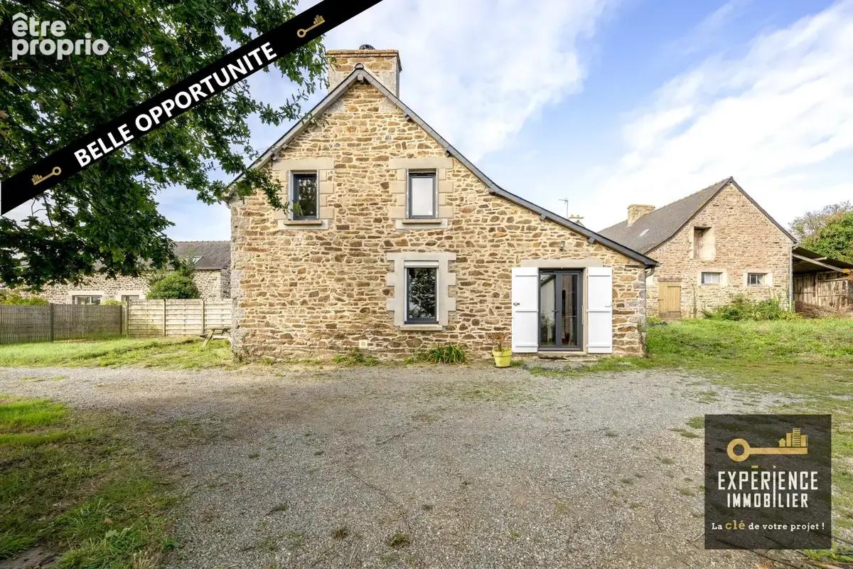 Maison en pierre avec ses dependances - photo 1