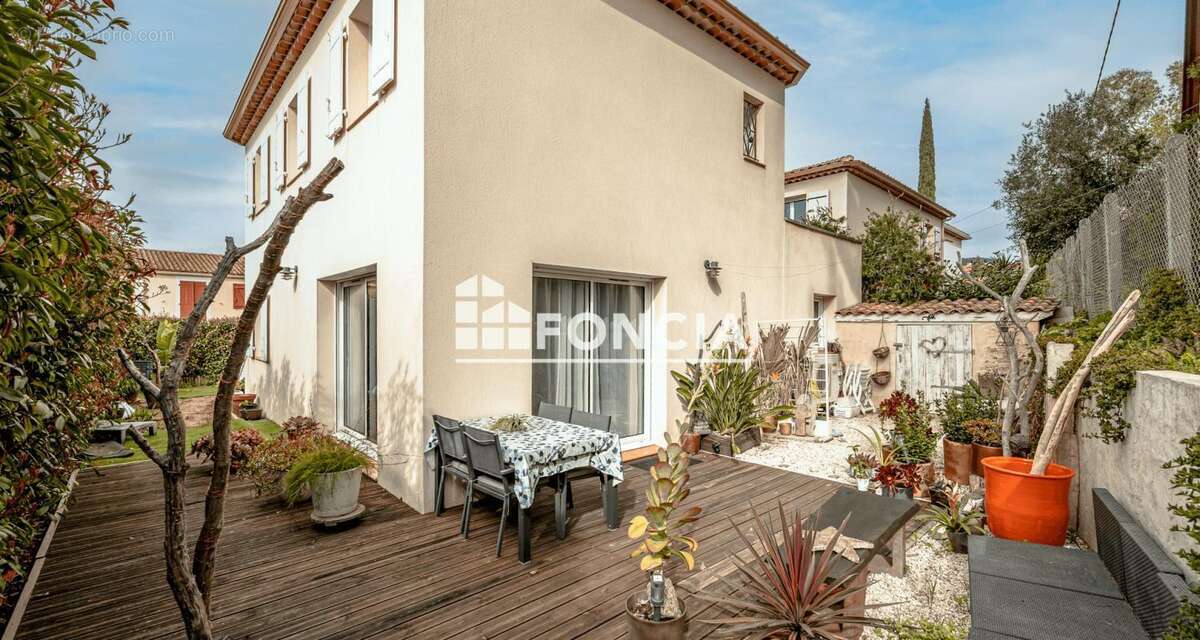 HYERES à 2 min du CENTRE - VILLA contemporaine T5 de 101m2, DPE en A, jardin sans vis à vis - photo 3