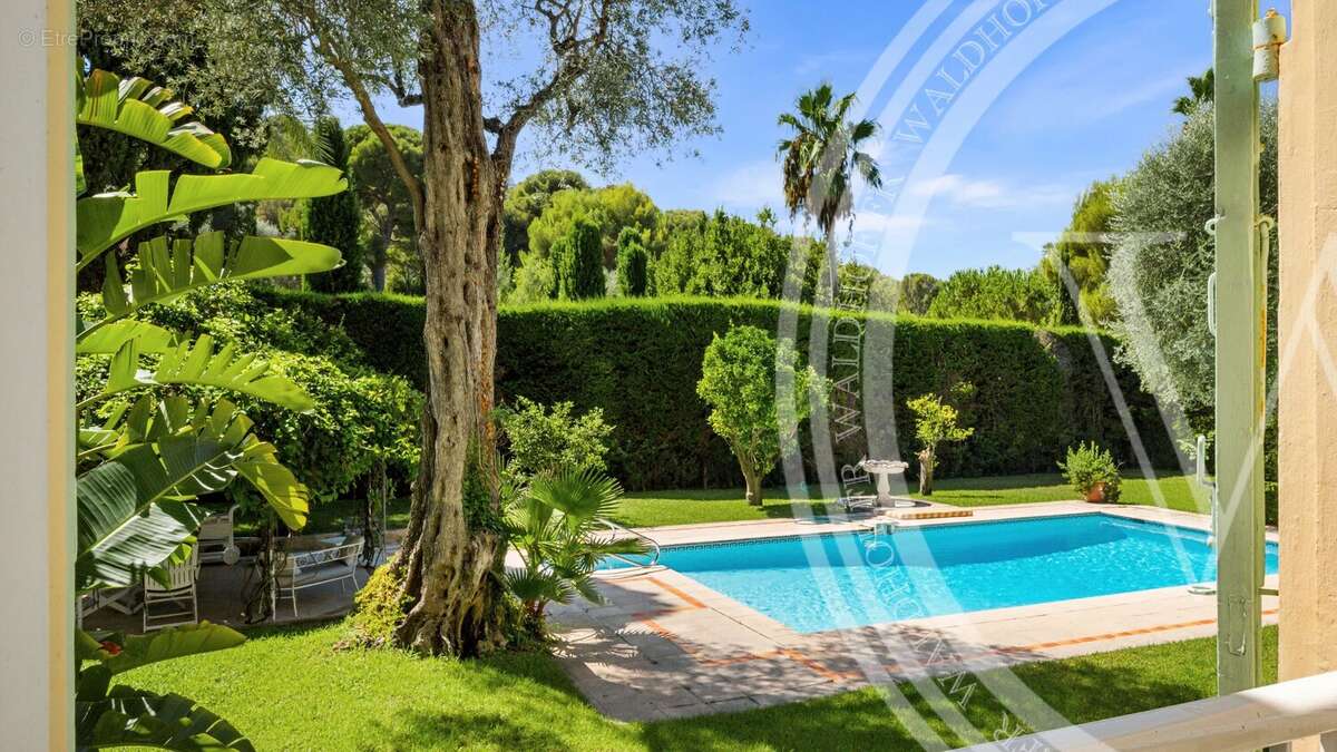 Une villa Belle Époque intemporelle dans un domaine privé à quelques pas d'une plage praticable - photo 7