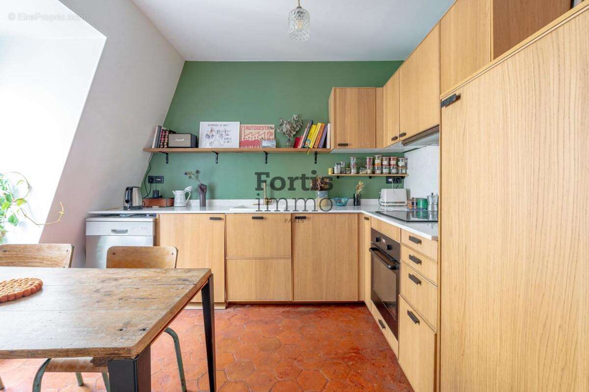 Appartement à PARIS-10E