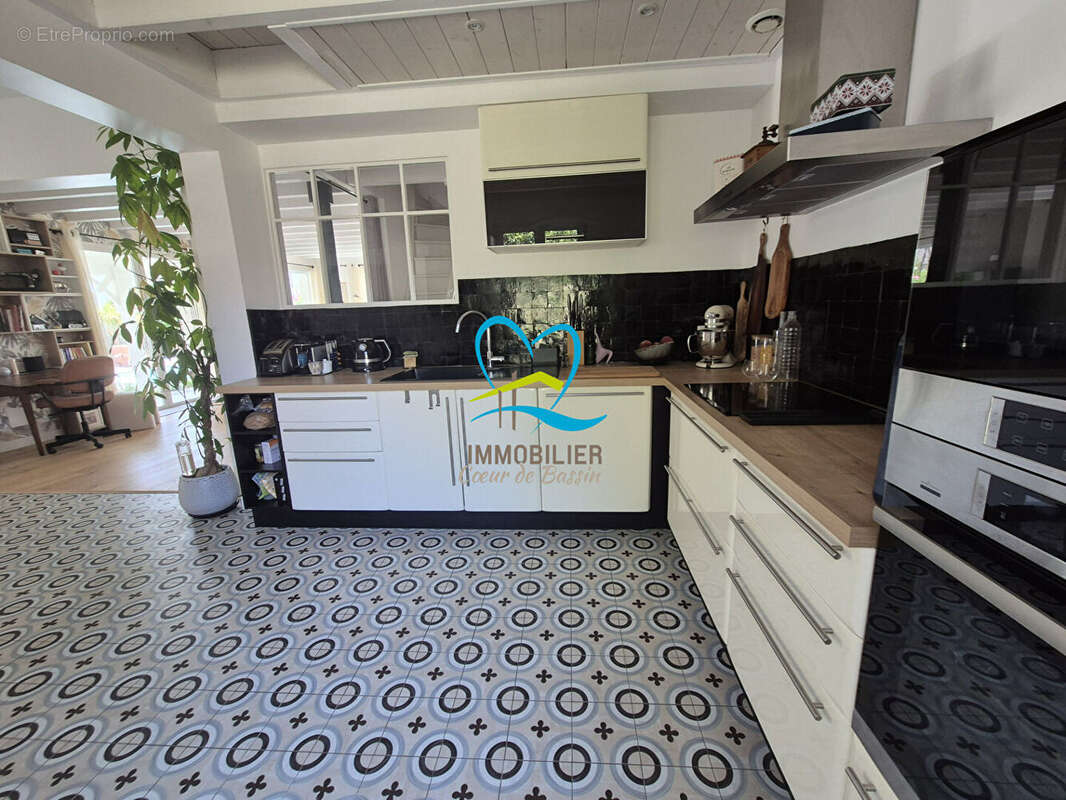 **Charmante villa arcachonnaise 145m2 à 150 mètres de la plage** Taussat - photo 5