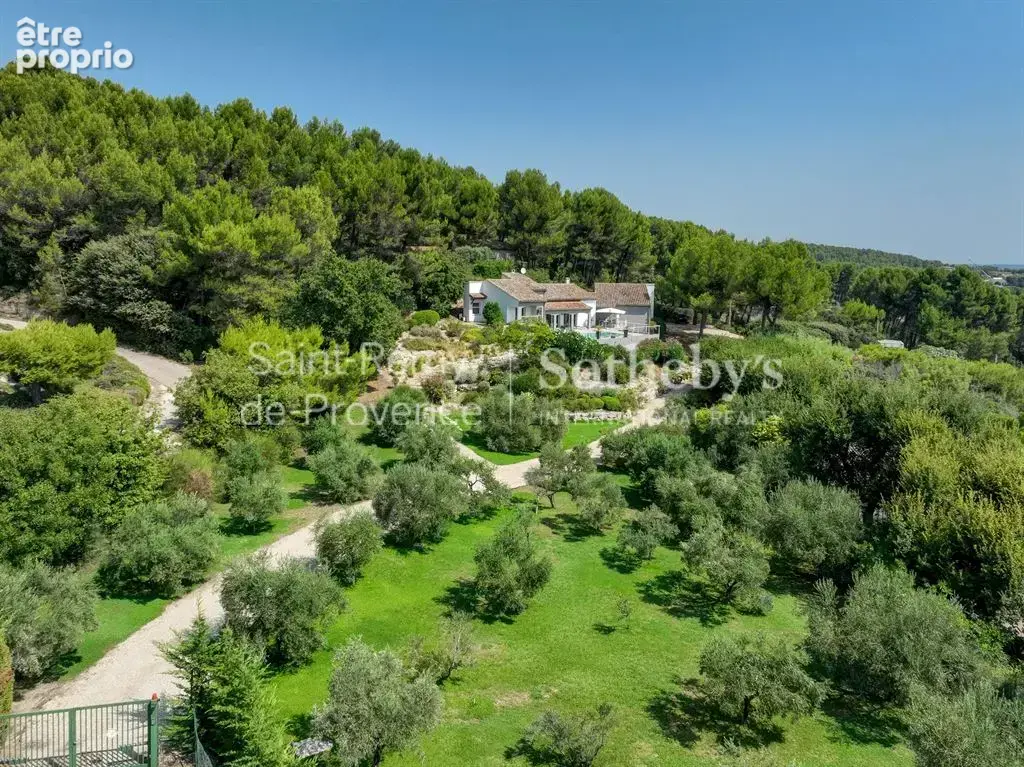Propriété  avec vue panoramique exceptionnelle sur les Alpilles et le Ventoux - photo 1
