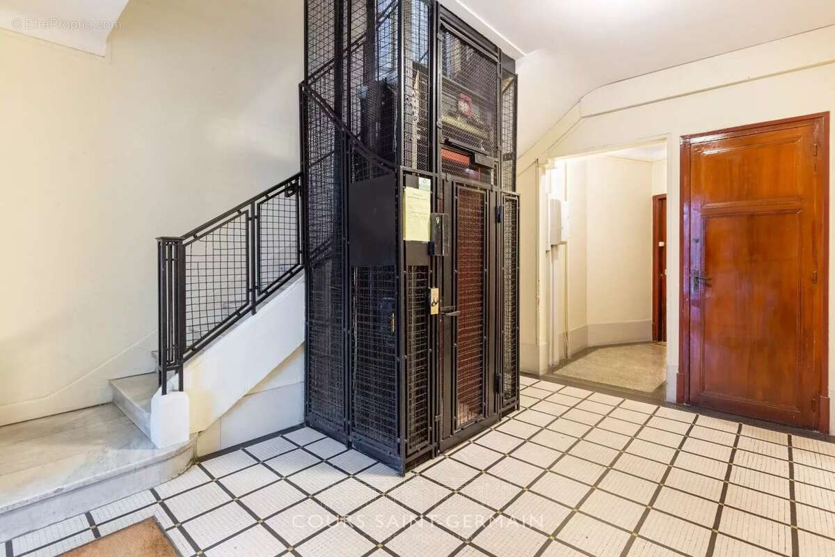 Appartement à PARIS-15E