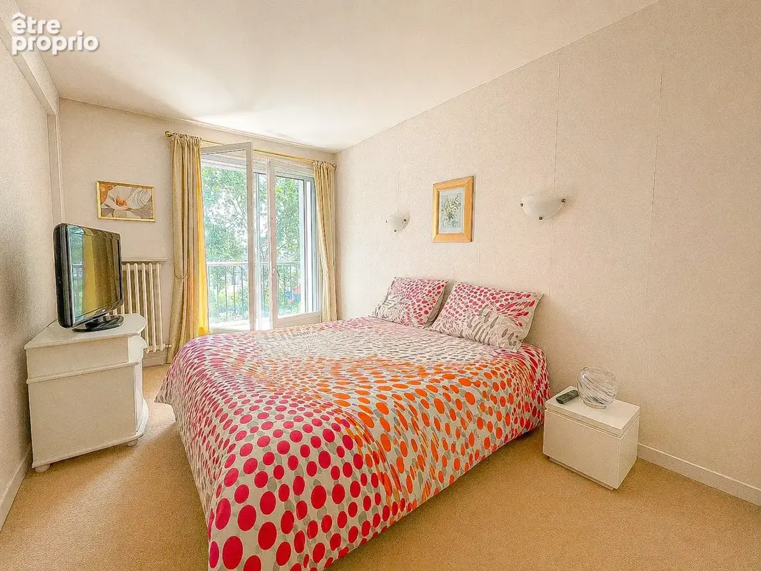 CALAIS , Dpt (62) à vendre appartement 3 pièces 75M2 , deux chambres , cave , parking privatif - photo 5