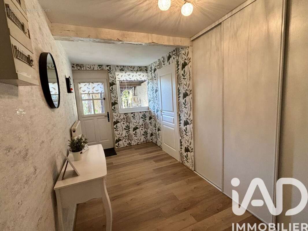 Maison 170 m² à Chalais  - photo 4
