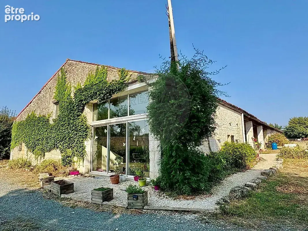 Maison à ECURAT