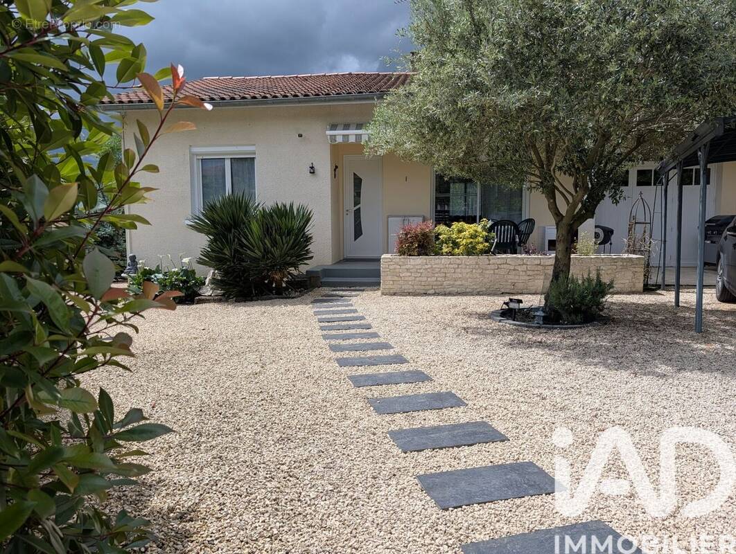 Photo 1 - Maison à LAVARDAC