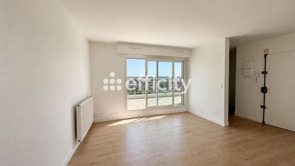 Appartement à LES PAVILLONS-SOUS-BOIS