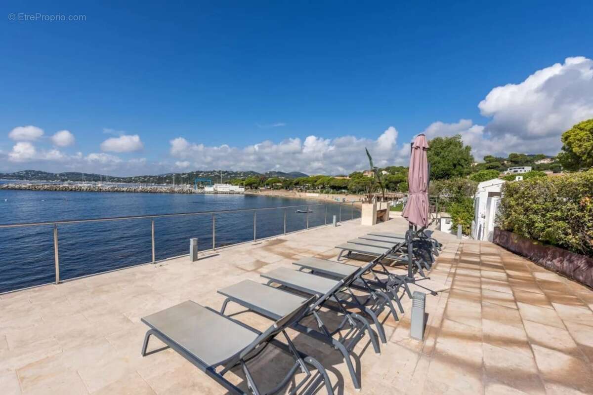 Maison à ROQUEBRUNE-SUR-ARGENS