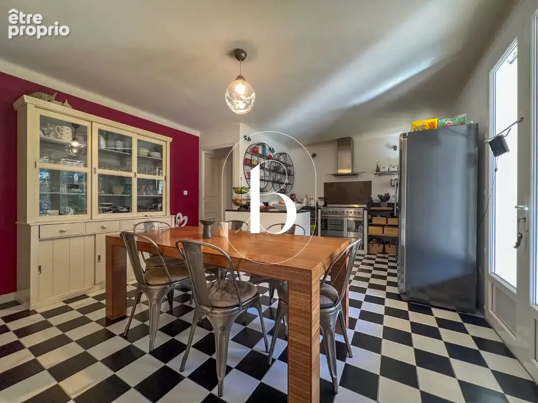 Maison sur grand terrain avec écuries - photo 7