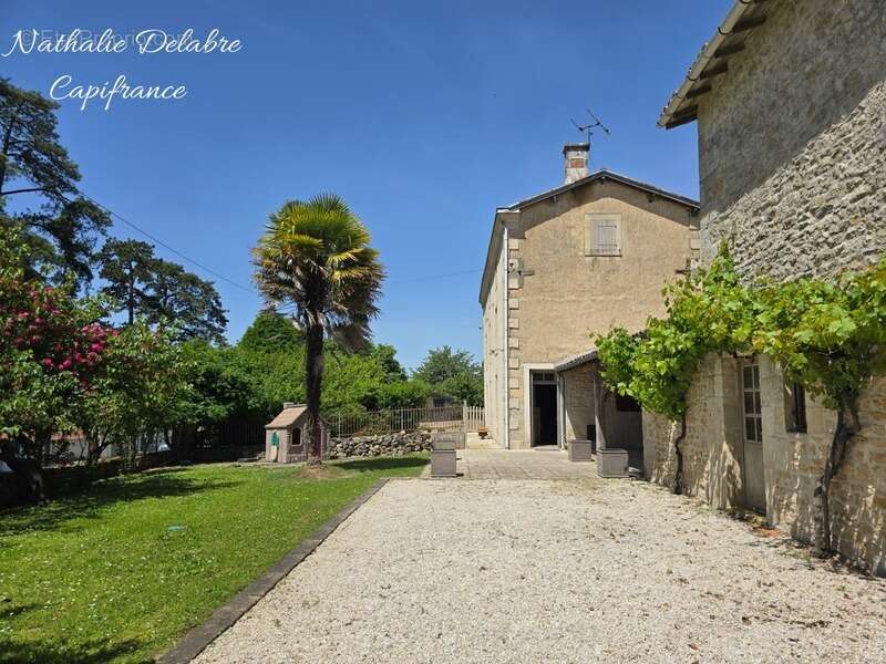 Maison à NANTEUIL