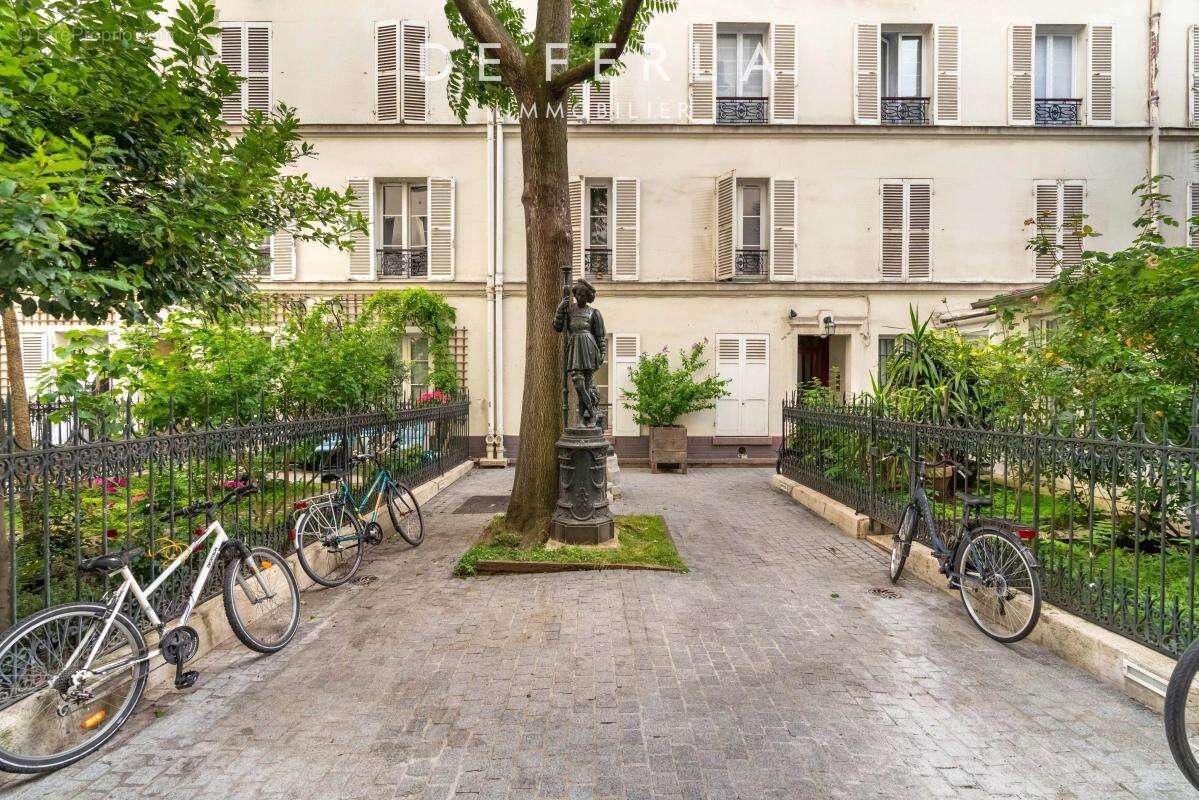 Appartement à PARIS-14E