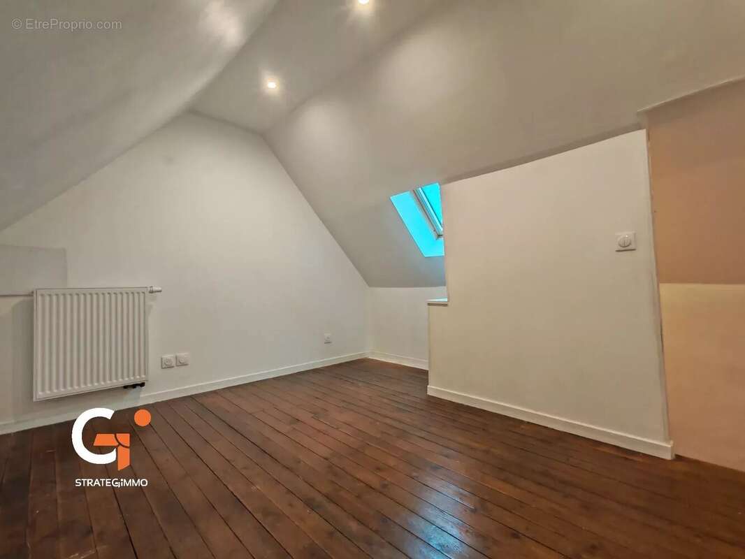 Maison à SAINT-ETIENNE-DU-ROUVRAY