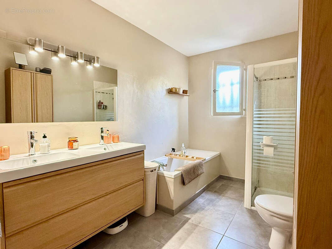 Maison à CHATEAURENARD