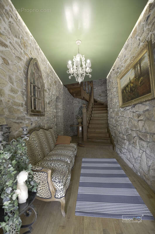 Maison à CHAUDES-AIGUES