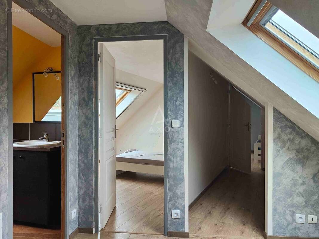 Maison à LA CHAPELLE-SAINT-LAUD