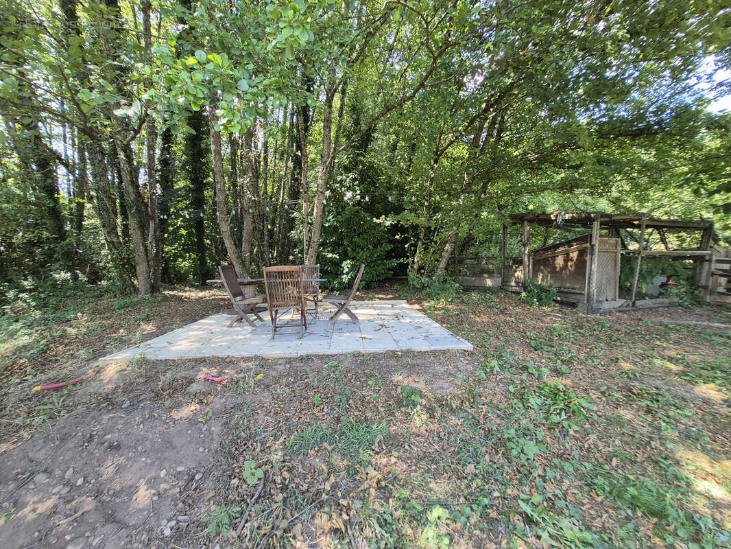 Maison individuelle de 2011 de type ossature bois de 141 m2 édifiée sur un terrain de 2292 m2 - photo 5