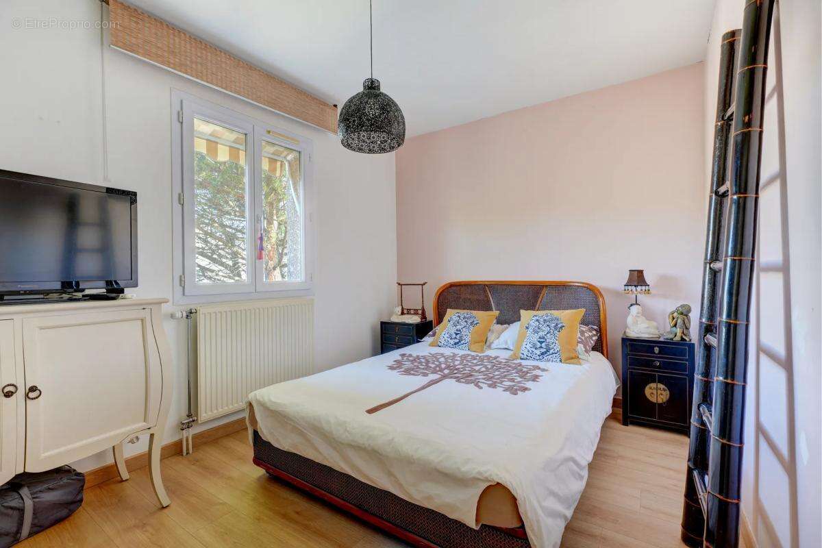 Maison de 4 pièces de 112 m² à Décines-Charpieu - photo 6