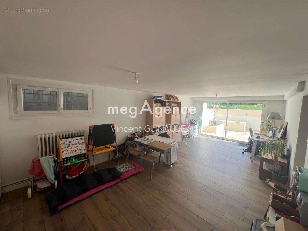 Pavillon sur Sous sol - photo 9