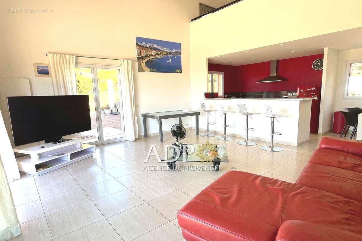 Maison à SAINT-VALLIER-DE-THIEY