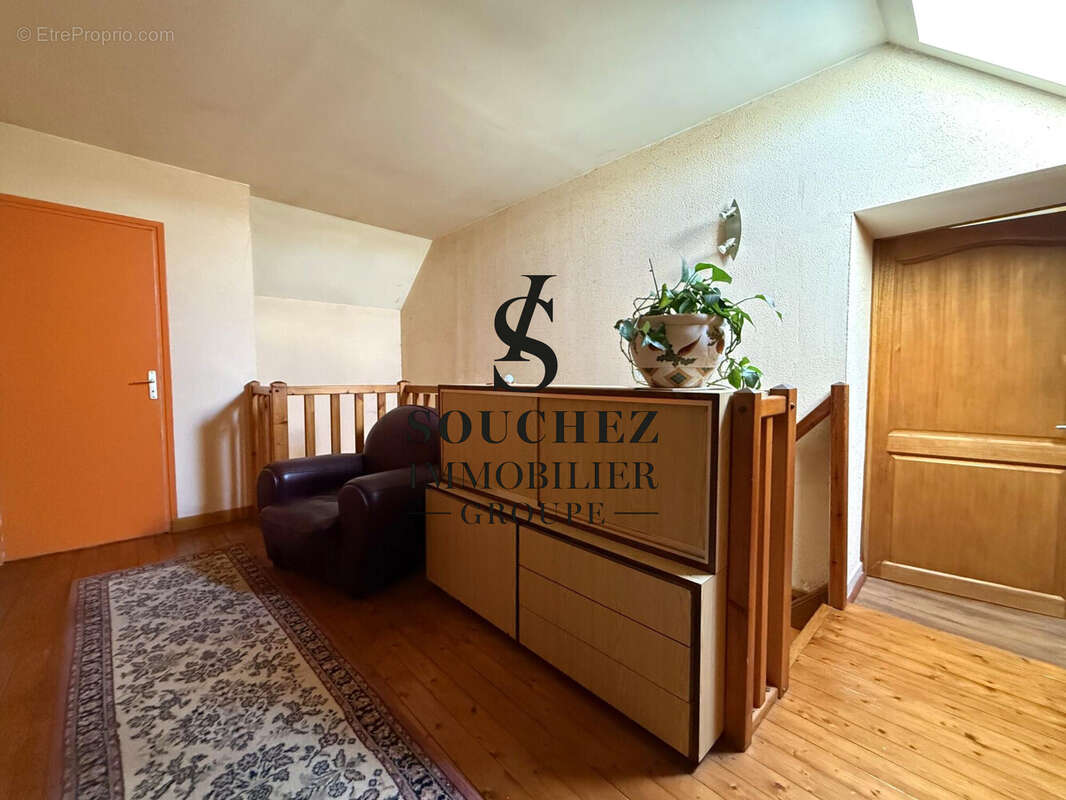 Maison 214 m² à Montenescourt  - photo 8