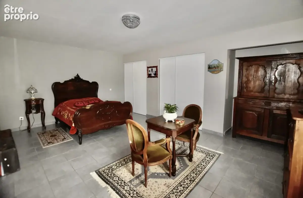 Magifique Longère avec piscine intérieure, 2 maison d'amis et 7 ha de terrain. - photo 6