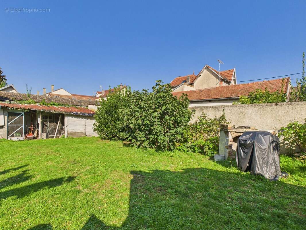 Maison à ROMILLY-SUR-SEINE