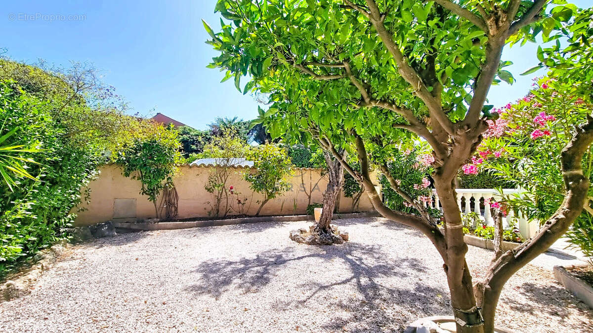 Maison à FREJUS