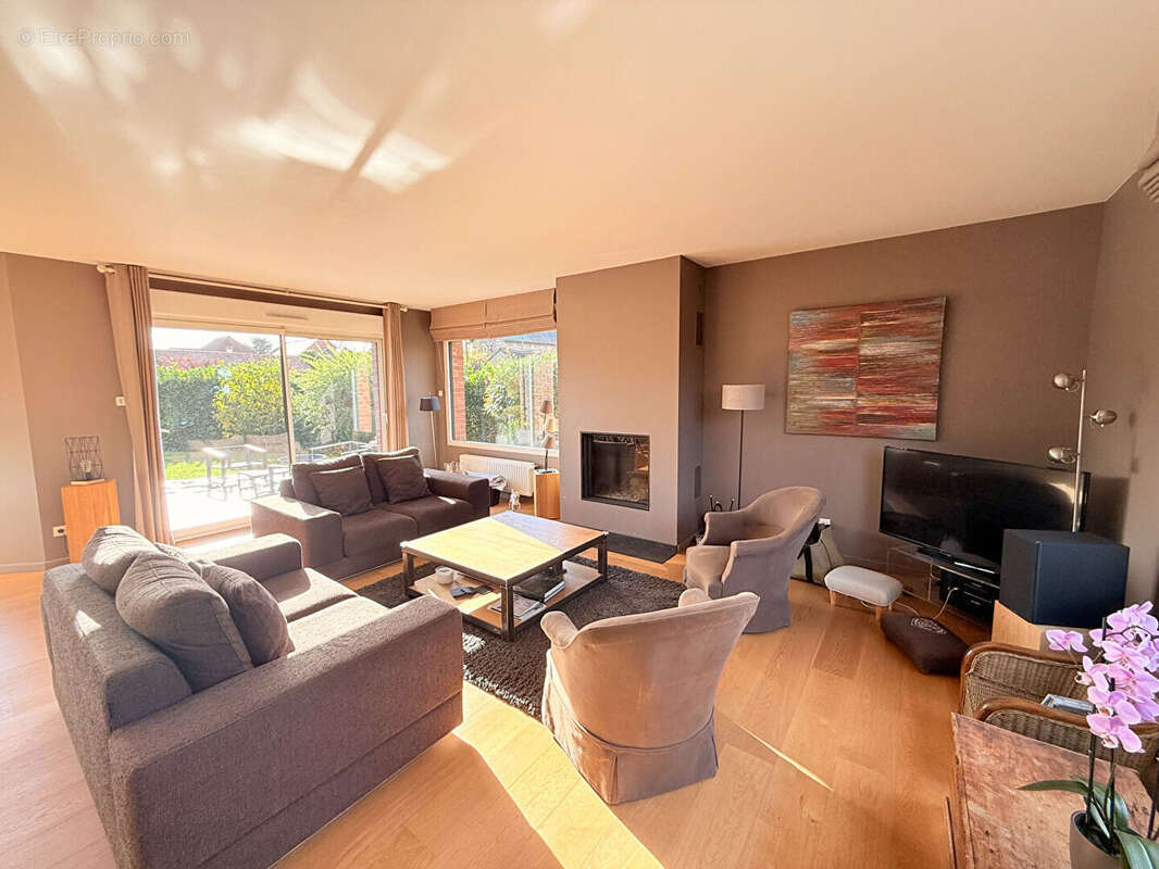 Maison à LE MAISNIL