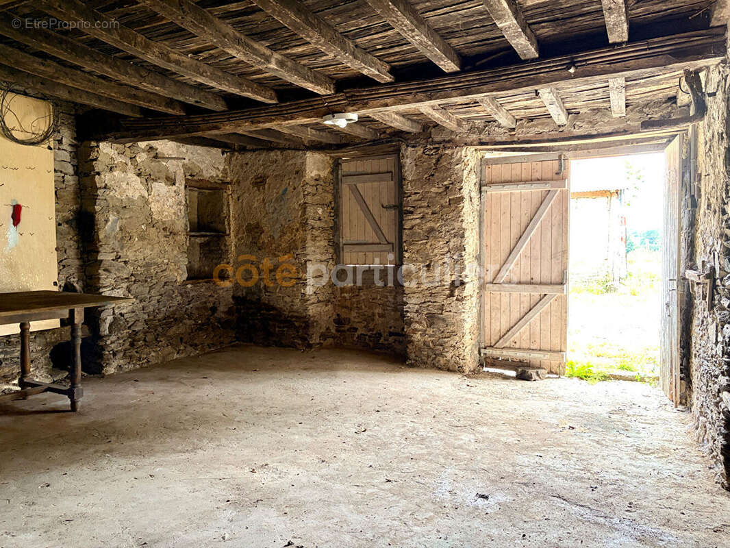 Maison avec dépendances sans aucun vis-à-vis à la campagne - LE LOREY - photo 17