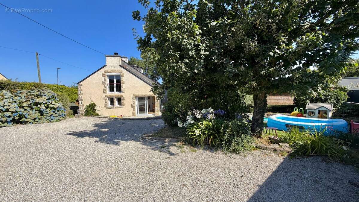 Maison 168 m² à Saint-Thonan  - photo 2