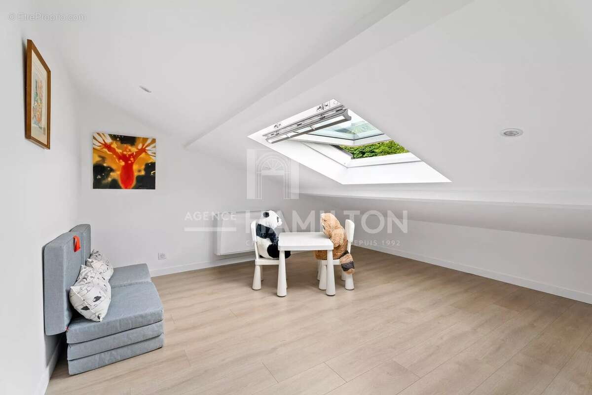 Maison à CHATEAUNEUF-GRASSE