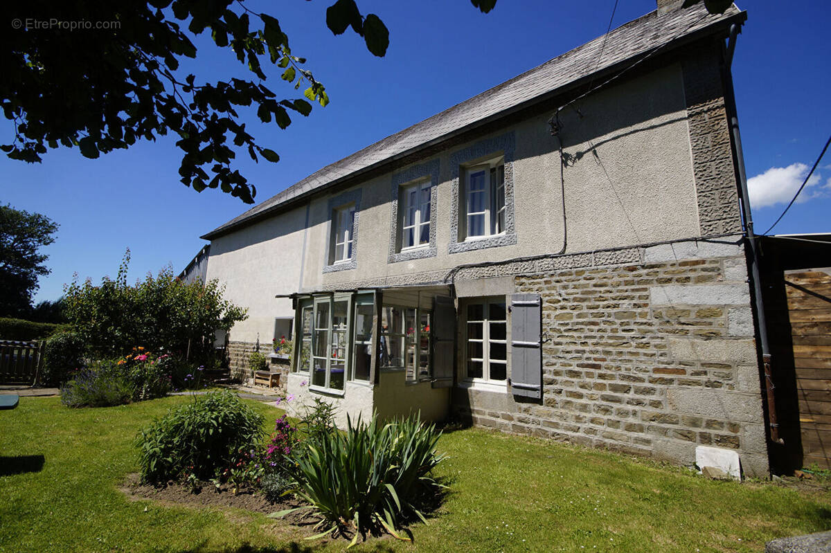 Maison à SAINT-SEVER-CALVADOS