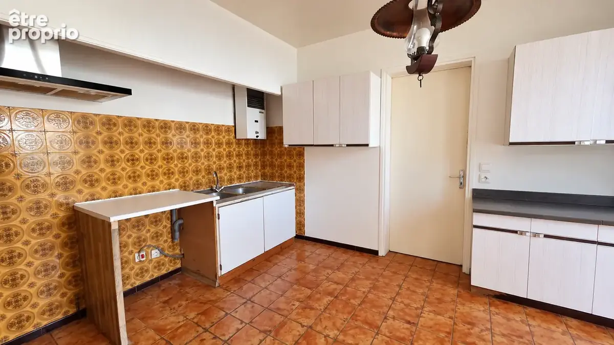 A vendre - colombiers - maison plain pied t5 de 87 m2 sur 537 m2 de terrain avec garage - photo 5